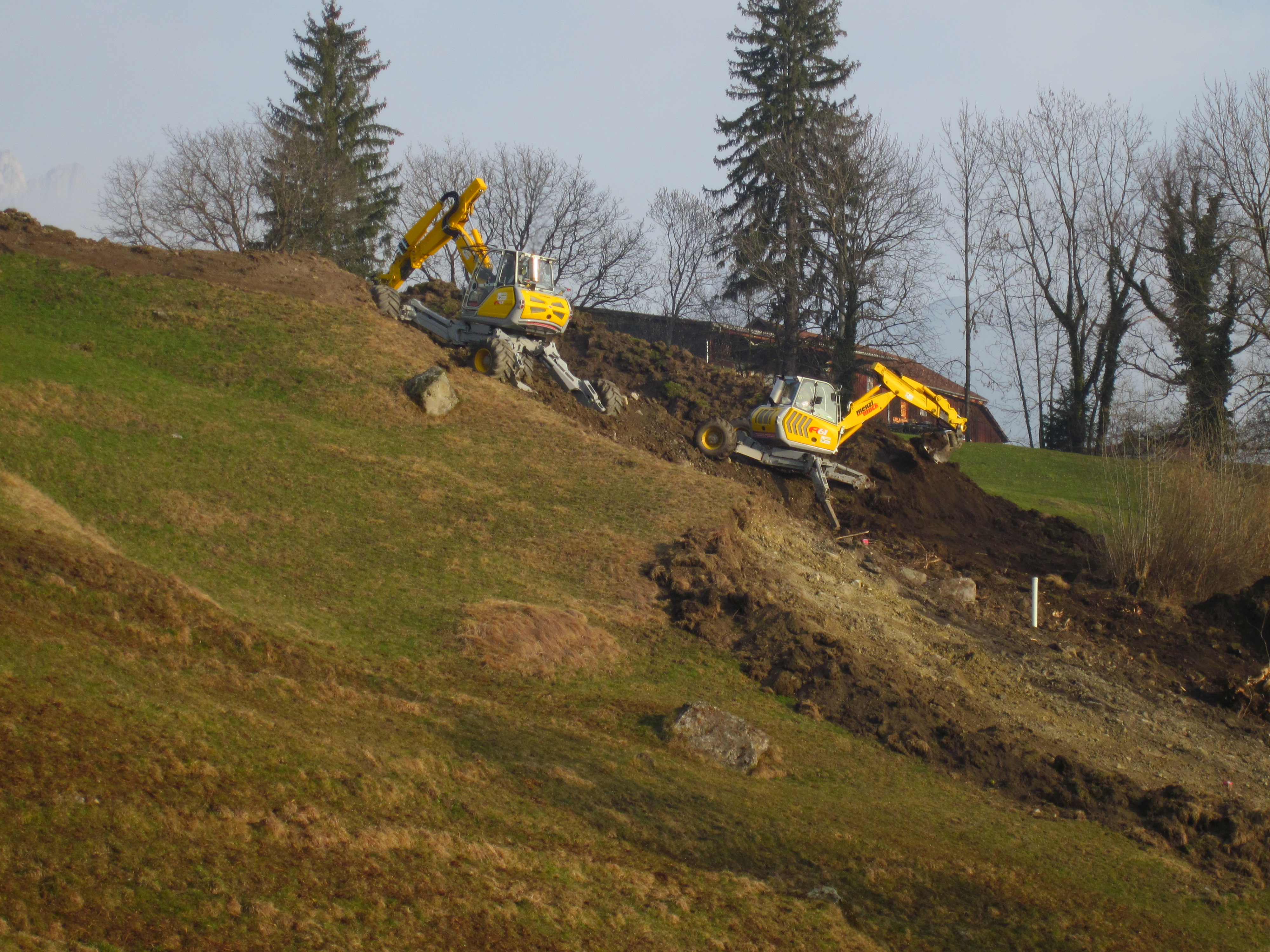 Geländeanpassung Friggs, Grabs